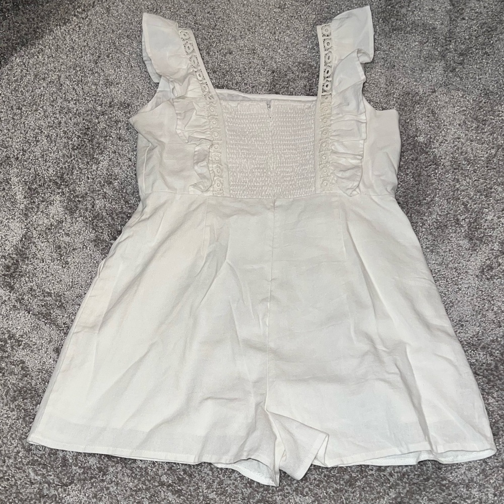 Luxe Apothetique White Smocked Romper - Size Large